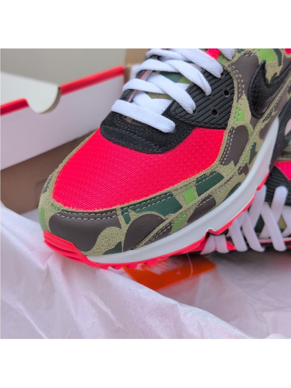 Nike Air Max 90 Hot Pink Camo Trainers - Picture 4 of 5